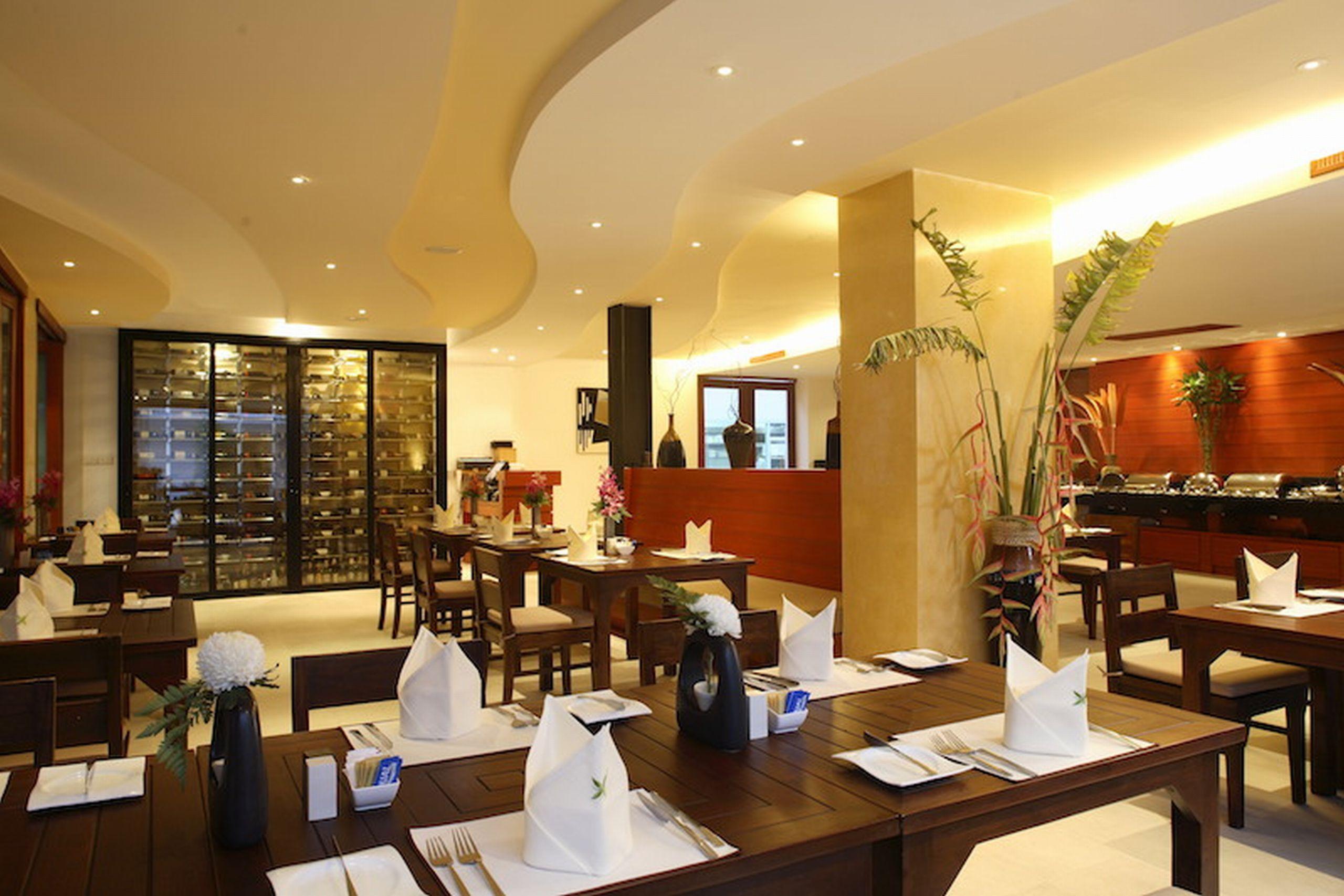 La Flora Resort Patong - Sha Extra Plus Restoran fotoğraf